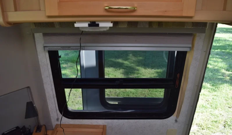 
								2001 Winnebago Rialta Volkswagen EuroVan full									