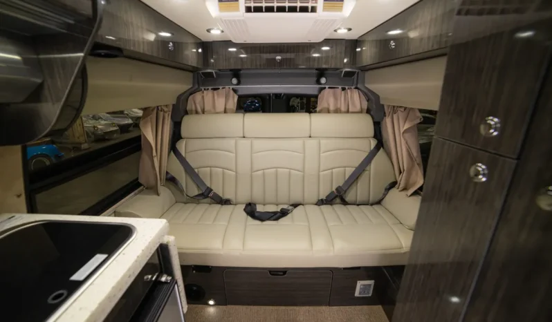 
								2010 Chevrolet Express 3500 Airstream Avenue Class B Coach full									