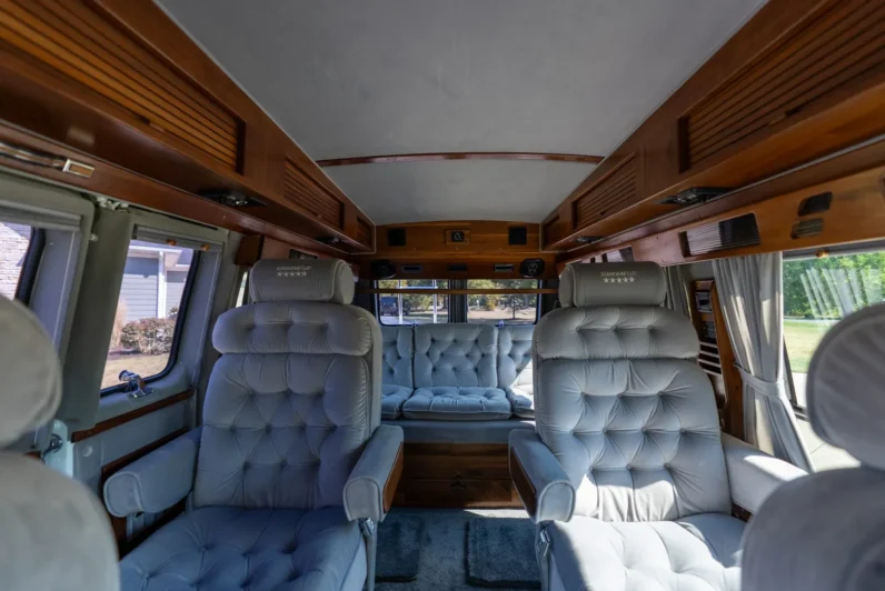 
								1991 GMC Vandura 2500 Starcraft Conversion Van full									