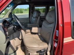 
										2001 Ford Econoline E-350 Super Duty Waldoch Conversion Van full									
