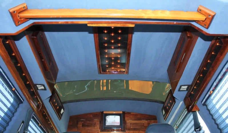 
								1995 GMC Safari AWD Conversion Van full									