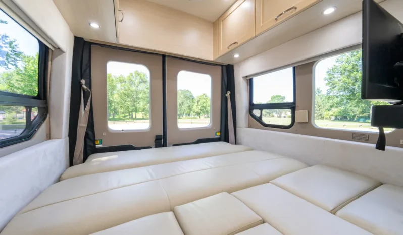 
								2021 Pleasure-Way Ontour 2.0 Class B Motorhome full									