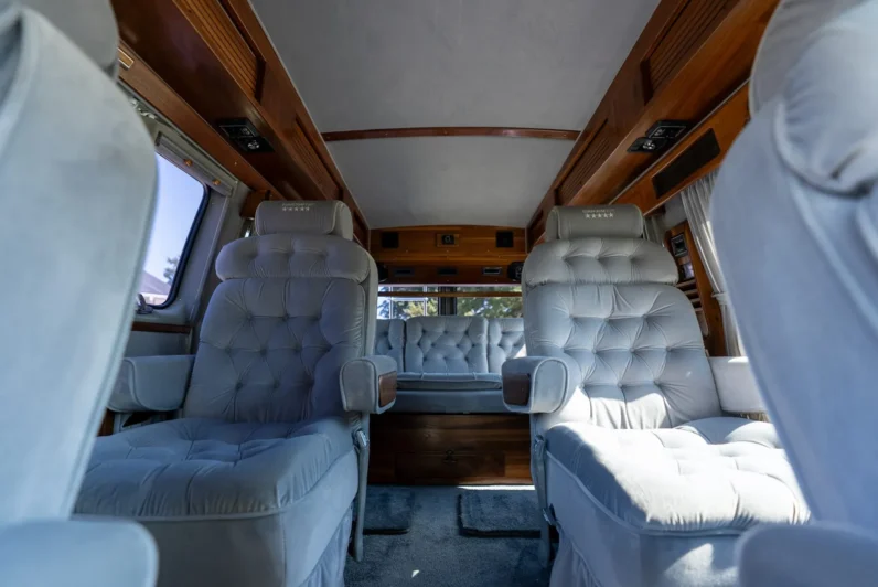 
								1991 GMC Vandura 2500 Starcraft Conversion Van full									