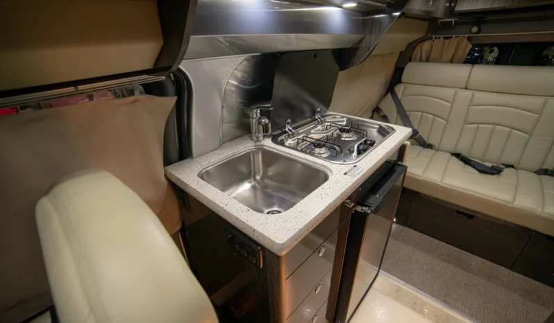 
								2010 Chevrolet Express 3500 Airstream Avenue Class B Coach full									