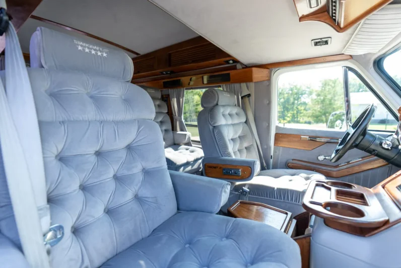 
								1991 GMC Vandura 2500 Starcraft Conversion Van full									