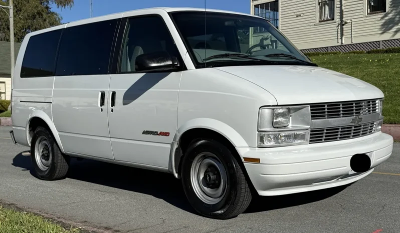
								2000 Chevrolet Astro AWD full									