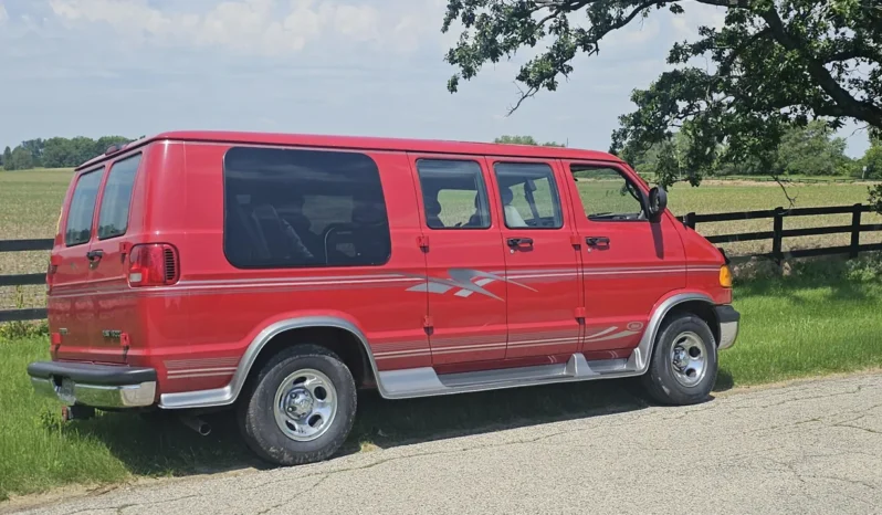 
								2001 Dodge Ram 1500 DMC Conversion Van full									