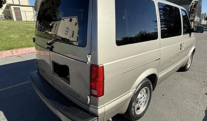 
								2003 Chevrolet Astro AWD full									