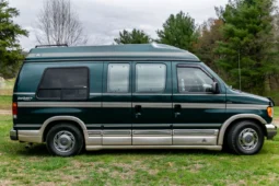 
										1994 Ford E-150 Econoline Starcraft Conversion Van full									