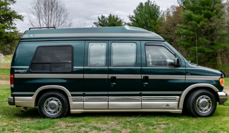 
								1994 Ford E-150 Econoline Starcraft Conversion Van full									