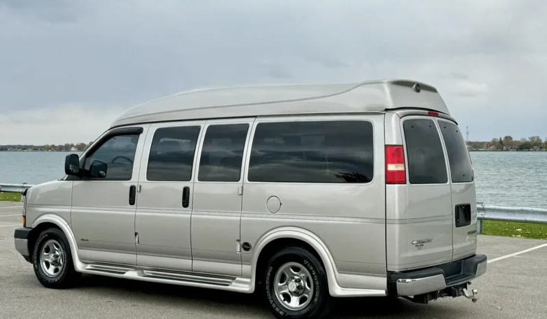 
								2006 Chevrolet Express Southern Comfort Conversion Van full									