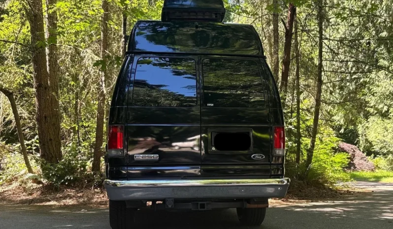 
								2007 Ford E-250 Super Duty Luxury Conversion Van full									