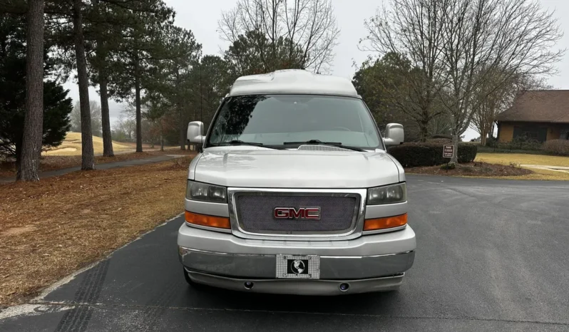 
								2008 GMC Savana 1500 AWD Conversion Van full									