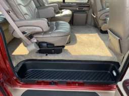 
										2001 Ford Econoline E-350 Super Duty Waldoch Conversion Van full									
