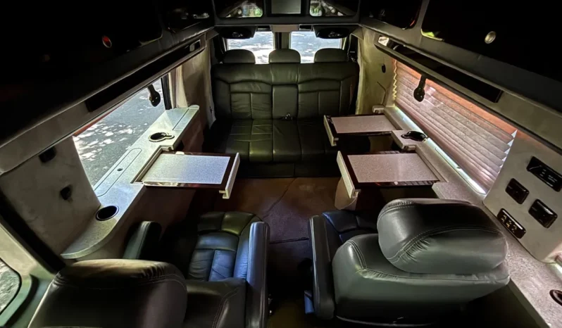 
								2007 Ford E-250 Super Duty Luxury Conversion Van full									