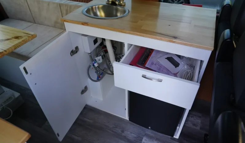 
								2013 Mercedes-Benz Sprinter 2500 Camper Conversion full									
