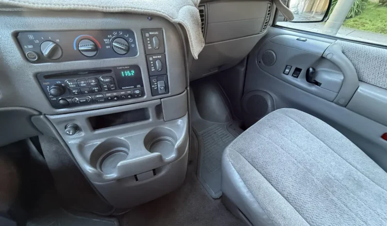 
								2003 Chevrolet Astro AWD full									