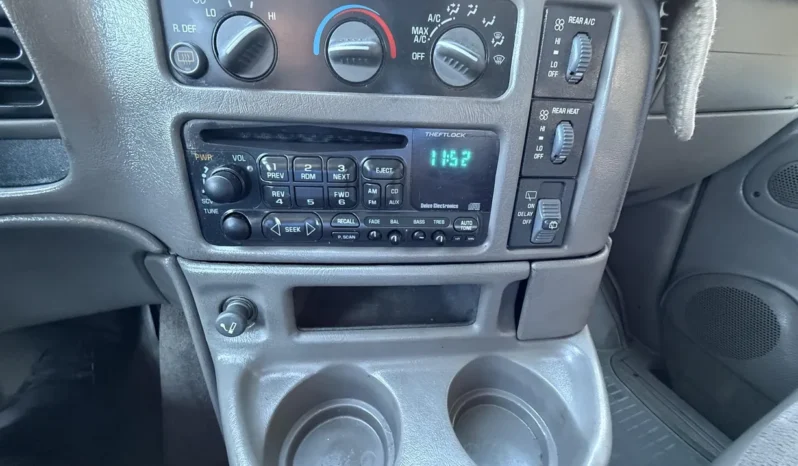 
								2003 Chevrolet Astro AWD full									
