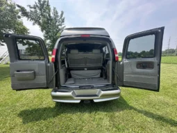 
										2004 GMC Savana 1500 Explorer Limited S Conversion Van full									