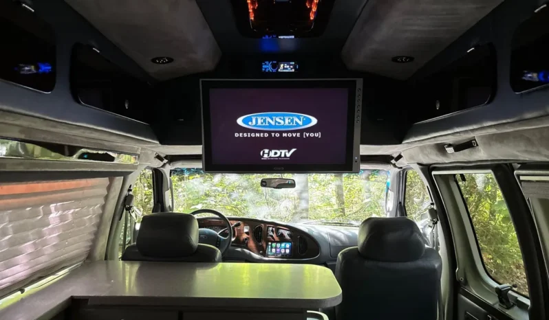 
								2007 Ford E-250 Super Duty Luxury Conversion Van full									