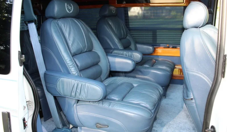 
								1995 GMC Safari AWD Conversion Van full									