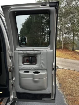 
										2008 GMC Savana 1500 AWD Conversion Van full									
