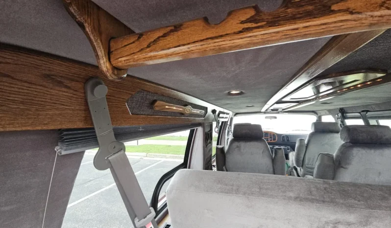 
								2001 Dodge Ram 1500 DMC Conversion Van full									