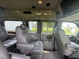 
										2004 GMC Savana 1500 Explorer Limited S Conversion Van full									