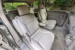 
										2004 Toyota Sienna XLE full									