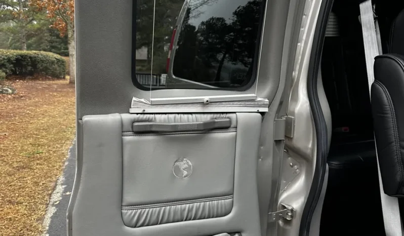 
								2008 GMC Savana 1500 AWD Conversion Van full									