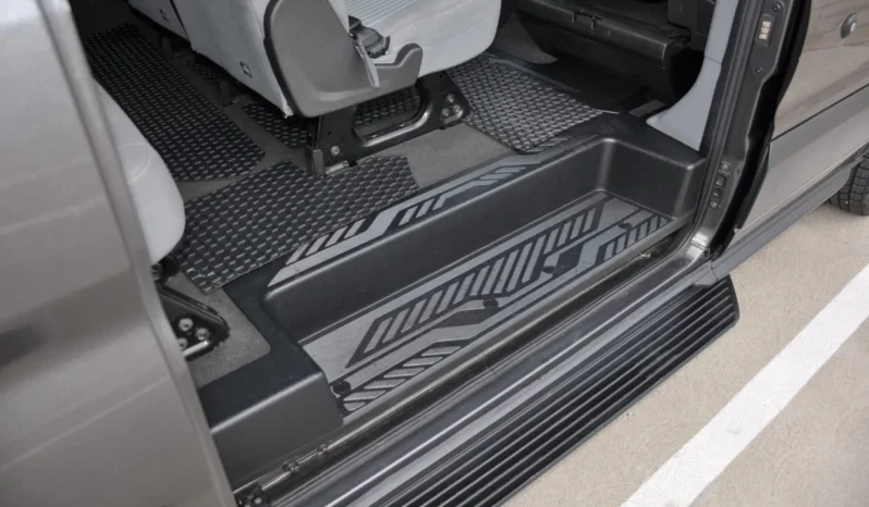 
								2016 Ford Transit 350 XLT 15-Passenger Wagon full									
