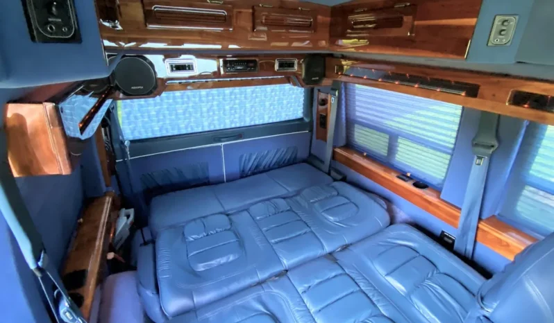 
								1995 GMC Safari AWD Conversion Van full									