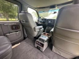 
										2004 GMC Savana 1500 Explorer Limited S Conversion Van full									