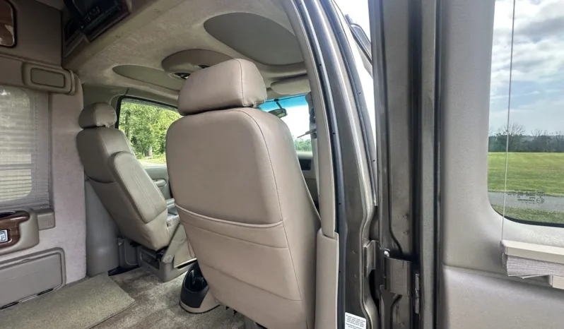 
								2002 Chevrolet Express G1500 Sherrod Conversion Van full									
