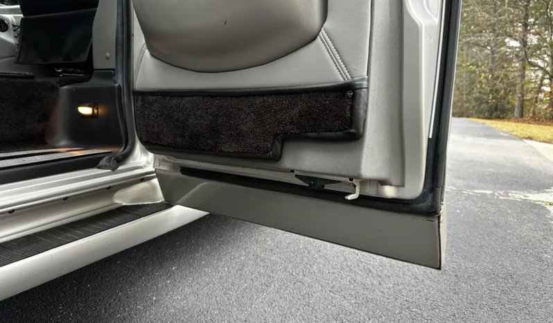 
								2008 GMC Savana 1500 AWD Conversion Van full									
