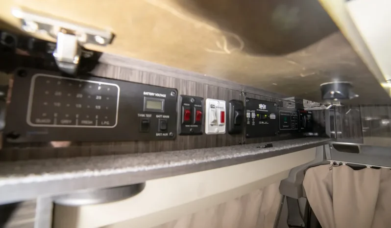 
								2010 Chevrolet Express 3500 Airstream Avenue Class B Coach full									