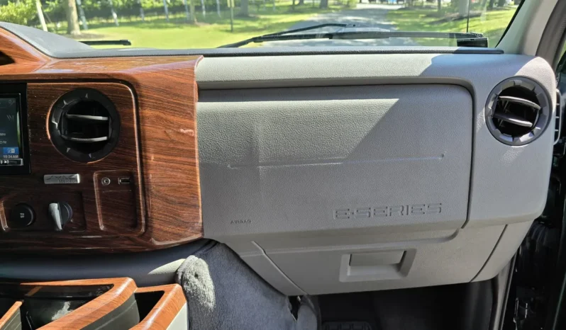 
								2013 Ford E-350 Quigley 4×4 Conversion full									