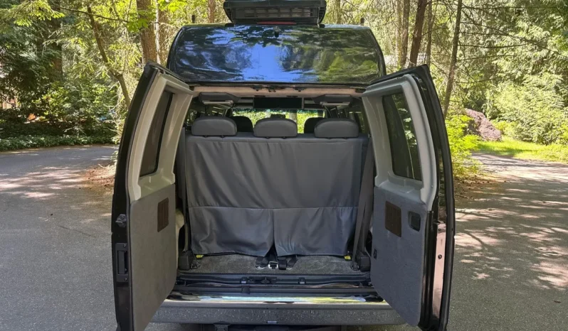 
								2007 Ford E-250 Super Duty Luxury Conversion Van full									