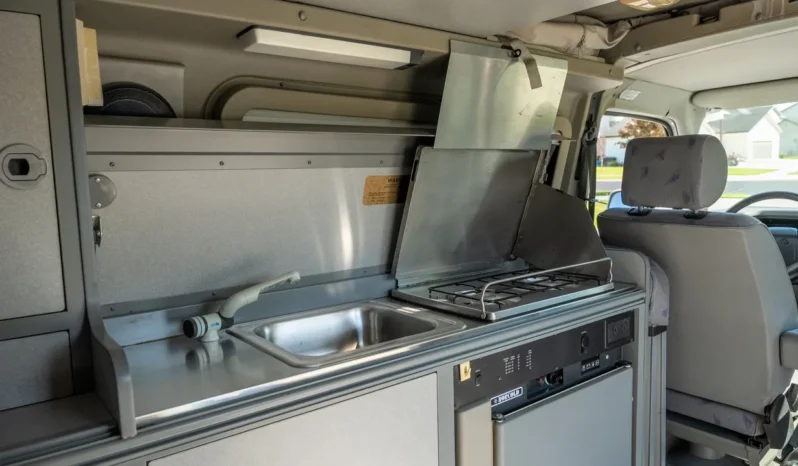 
								1997 Volkswagen EuroVan Winnebago Industries Camper full									