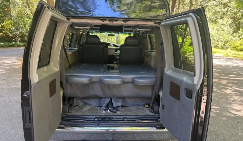 
								2007 Ford E-250 Super Duty Luxury Conversion Van full									