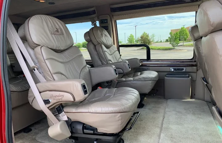 
								2001 Ford Econoline E-350 Super Duty Waldoch Conversion Van full									