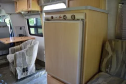 
										2001 Winnebago Rialta Volkswagen EuroVan full									