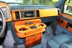 
										1995 GMC Safari AWD Conversion Van full									