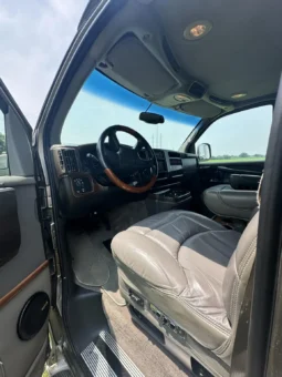 
										2004 GMC Savana 1500 Explorer Limited S Conversion Van full									