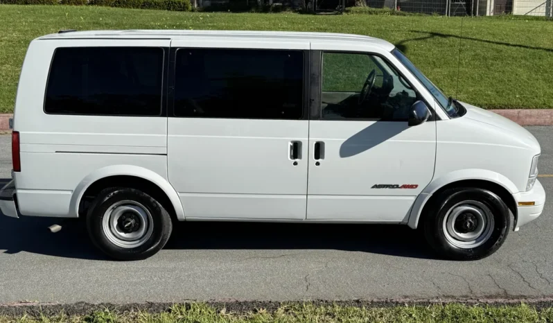 
								2000 Chevrolet Astro AWD full									