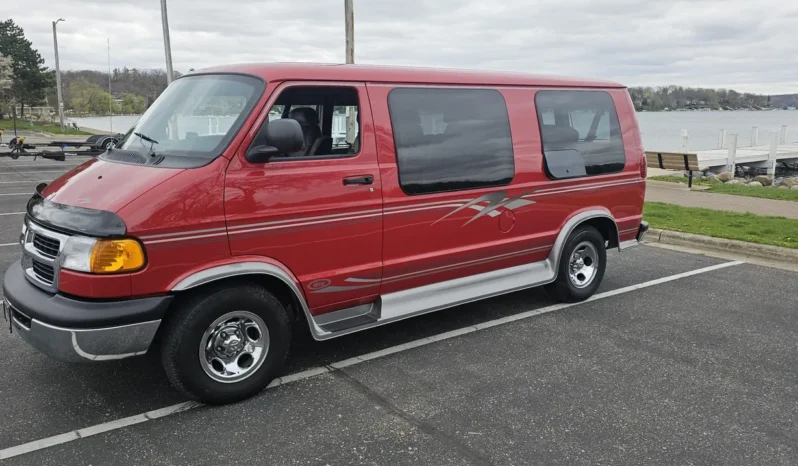 
								2001 Dodge Ram 1500 DMC Conversion Van full									