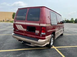 
										2001 Ford Econoline E-350 Super Duty Waldoch Conversion Van full									