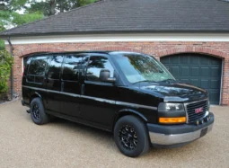 
										2003 GMC Savana G1500 Regency Conversion Van full									