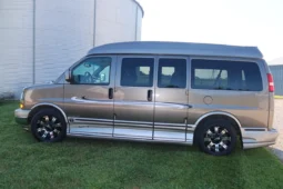 
										2004 GMC Savana 1500 Explorer Limited S Conversion Van full									