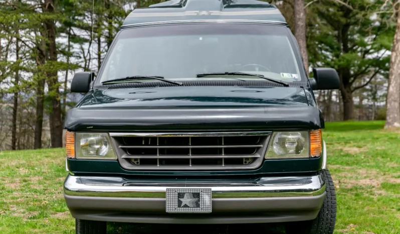 
								1994 Ford E-150 Econoline Starcraft Conversion Van full									